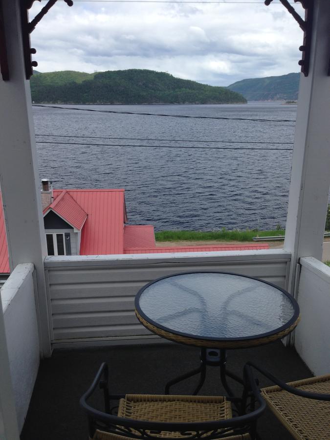 Auberge La Fjordelaise & La Rosalie LʼAnse-Saint-Jean Buitenkant foto